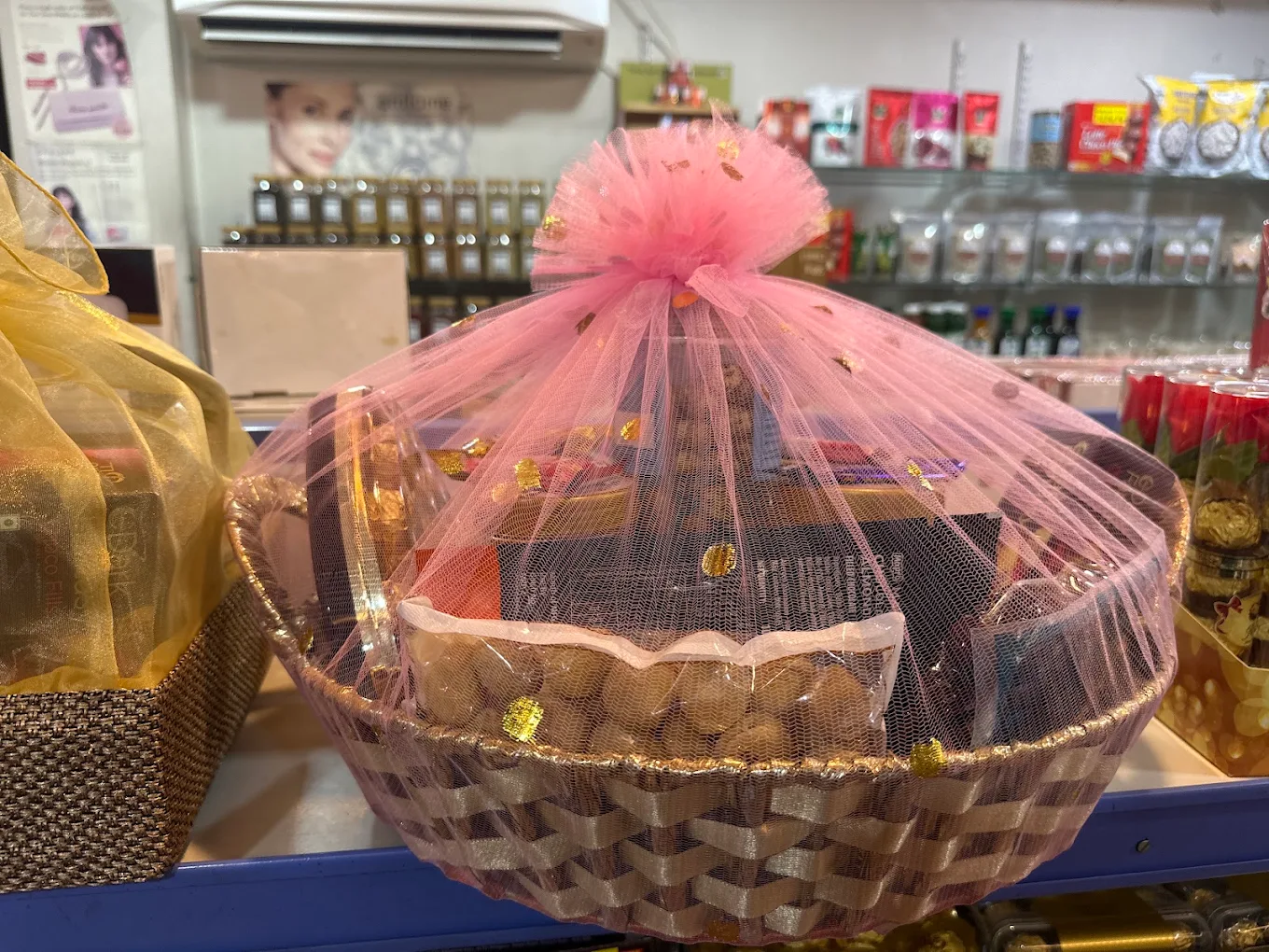 Gift hamper from Apex Dry Fruit